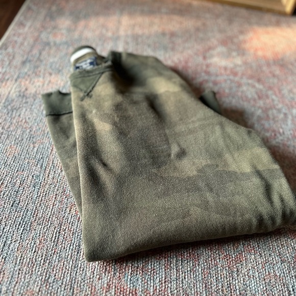 2010’sABERCROMBIE  Distressed Camo Sweatshirt Unisex Size M - Picture 4 of 15